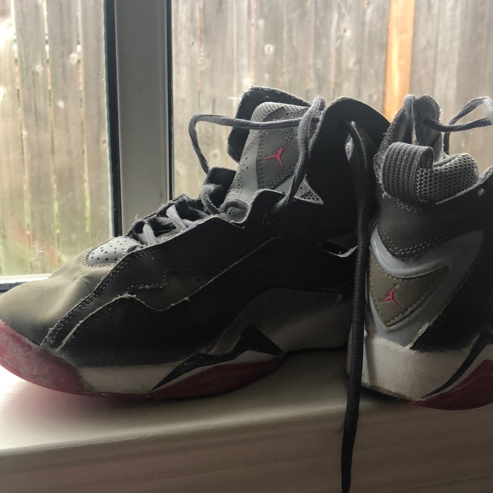 Grey and pink true flight Jordan’s